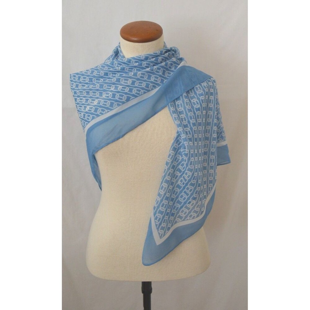 CALVIN KLEIN 36" Square Blue White Chain Print Scarf